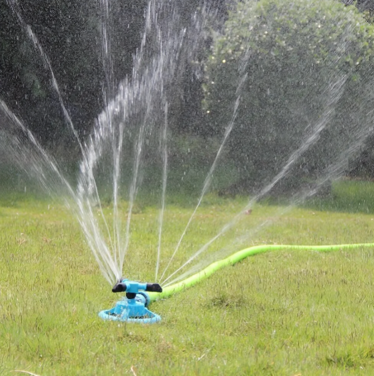 Sprinkler Nozzle 360 Degree Automatic Rotating Water Spray Garden Lawn Automatic Sprinkler Garden Watering Irrigation Supplies